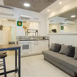 https://wine-apartment-fico.it-romehotels.com